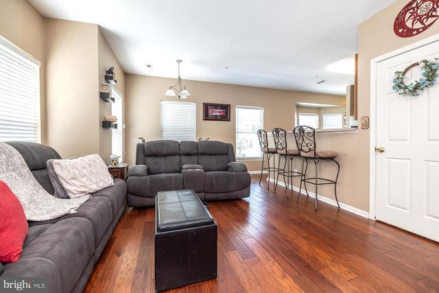 3 FOX CT, Delran, NJ 08075