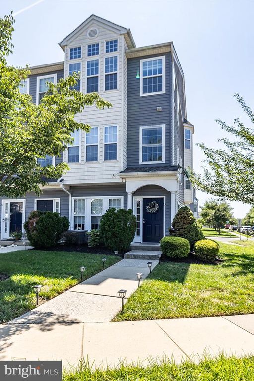 3 FOX CT, Delran, NJ 08075