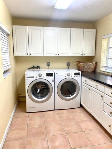 1612 E Lake Drive, Fort Lauderdale, FL 33316