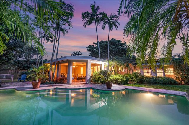1612 E Lake Drive, Fort Lauderdale, FL 33316