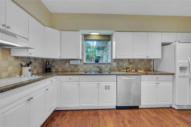 1612 E Lake Drive, Fort Lauderdale, FL 33316
