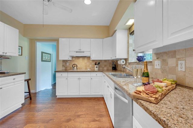 1612 E Lake Drive, Fort Lauderdale, FL 33316