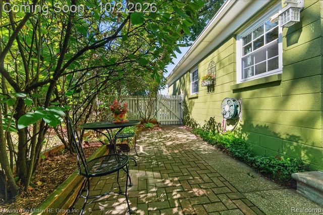 5882 N Parent Street, Westland, MI 48185