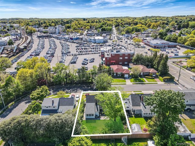 6 Arizona Avenue, Syosset, NY 11791