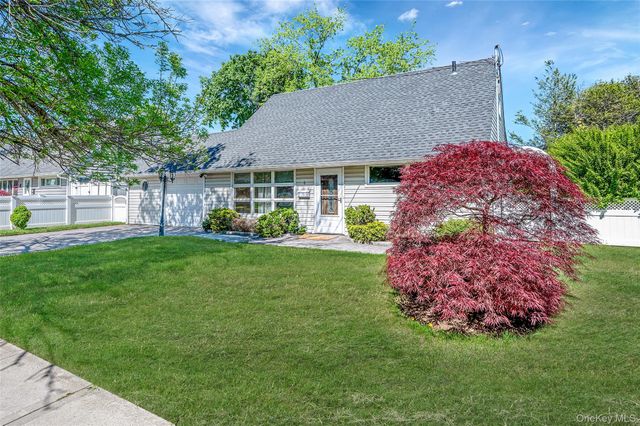 6 Arizona Avenue, Syosset, NY 11791