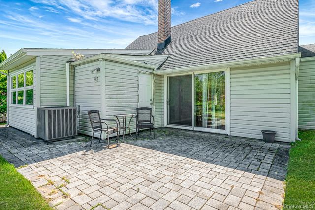 6 Arizona Avenue, Syosset, NY 11791
