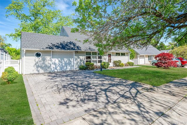 6 Arizona Avenue, Syosset, NY 11791