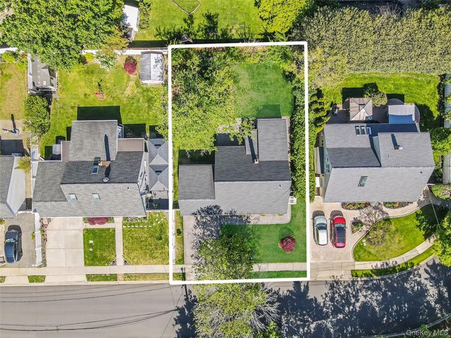 6 Arizona Avenue, Syosset, NY 11791