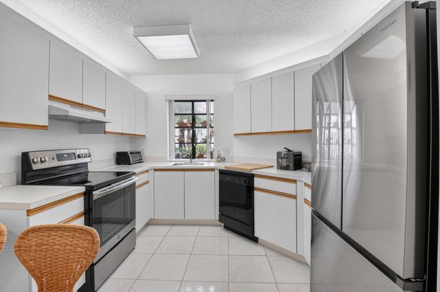 5226 Europa Drive H, Boynton Beach, FL 33437