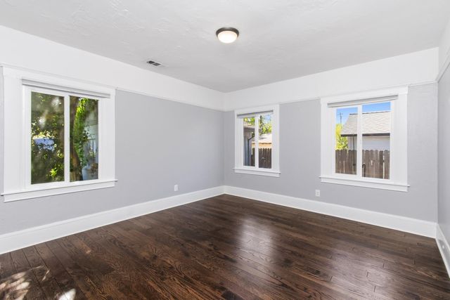5324 21st Ave, Sacramento, CA 95820