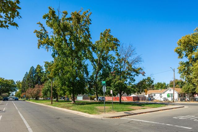 5324 21st Ave, Sacramento, CA 95820
