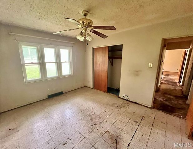 7707 Springdale Drive, Normandy, MO 63121