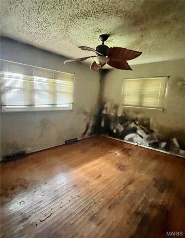 7707 Springdale Drive, Normandy, MO 63121