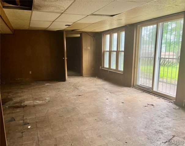 7707 Springdale Drive, Normandy, MO 63121