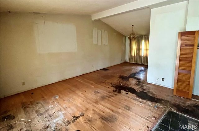 7707 Springdale Drive, Normandy, MO 63121
