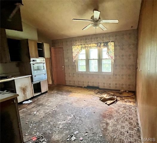 7707 Springdale Drive, Normandy, MO 63121