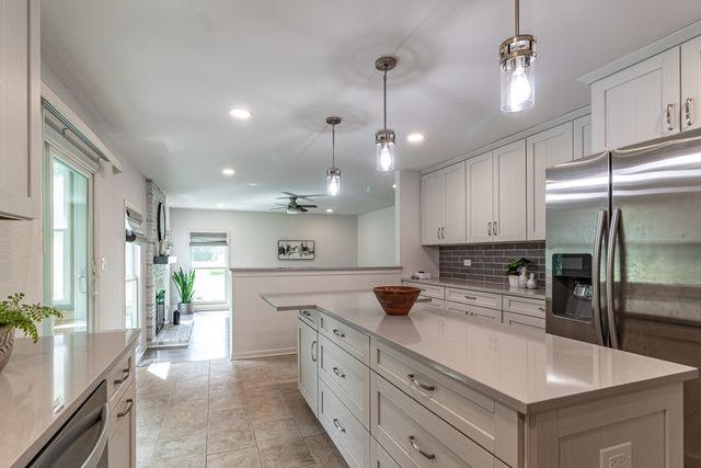 73 Shelby Court, Vernon Hills, IL 60061
