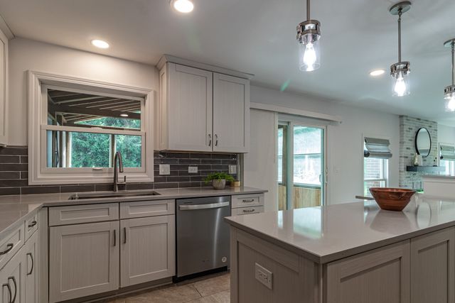 73 Shelby Court, Vernon Hills, IL 60061