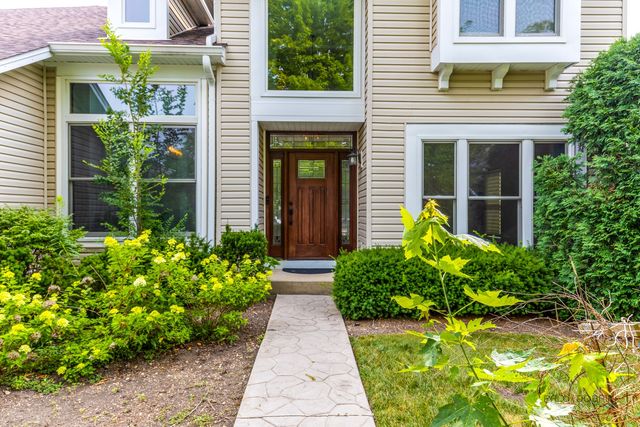 73 Shelby Court, Vernon Hills, IL 60061
