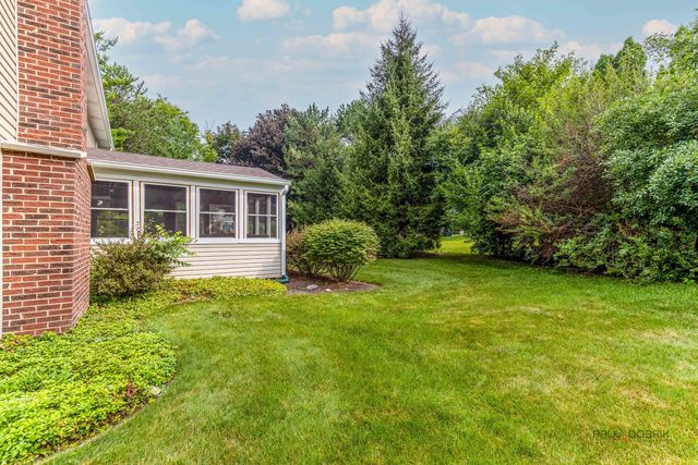 73 Shelby Court, Vernon Hills, IL 60061