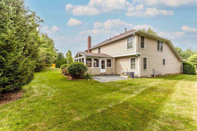 73 Shelby Court, Vernon Hills, IL 60061