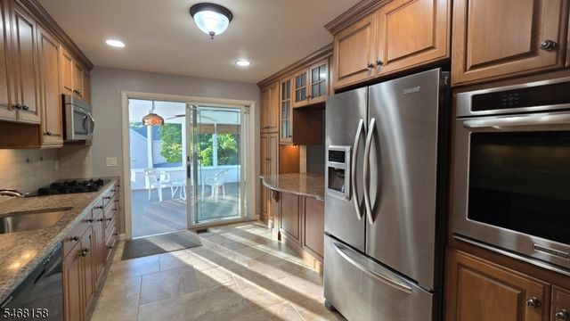 5 Cedar St, Hillsdale Boro, NJ 07642