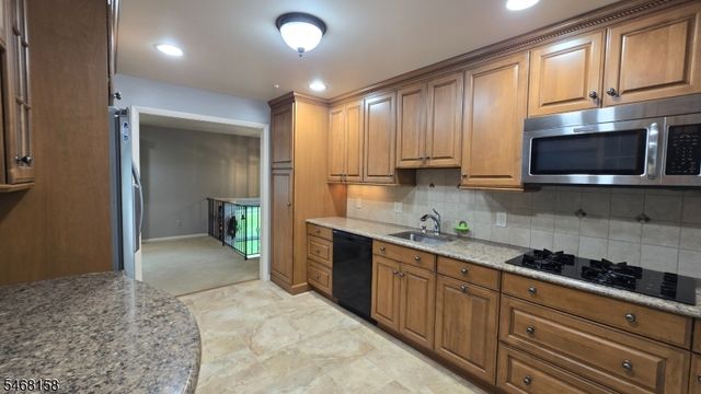 5 Cedar St, Hillsdale Boro, NJ 07642