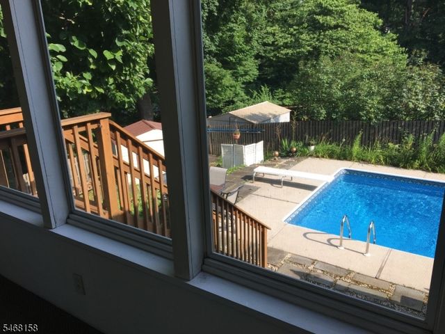 5 Cedar St, Hillsdale Boro, NJ 07642