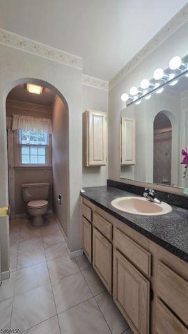 5 Cedar St, Hillsdale Boro, NJ 07642