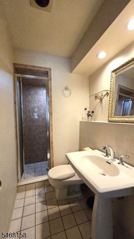 5 Cedar St, Hillsdale Boro, NJ 07642