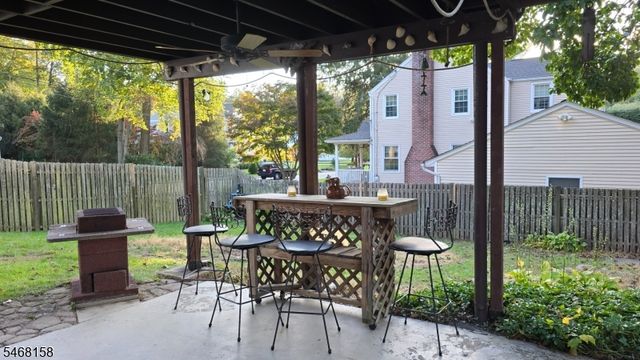 5 Cedar St, Hillsdale Boro, NJ 07642