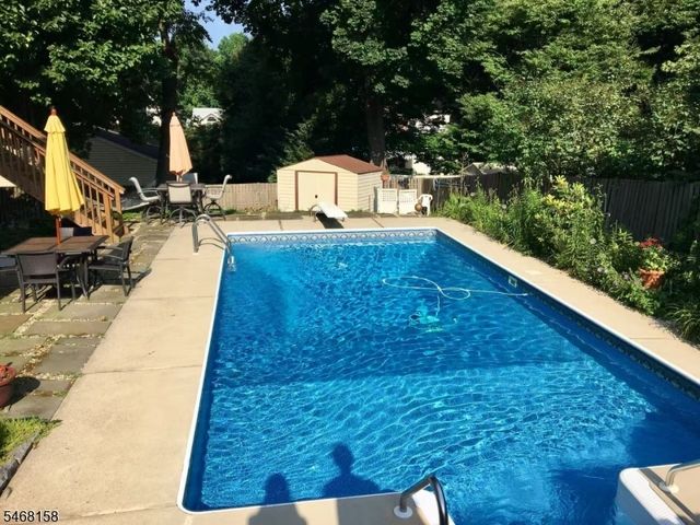 5 Cedar St, Hillsdale Boro, NJ 07642