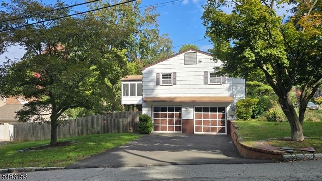 5 Cedar St, Hillsdale Boro, NJ 07642