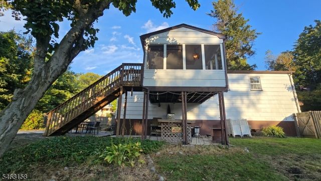 5 Cedar St, Hillsdale Boro, NJ 07642