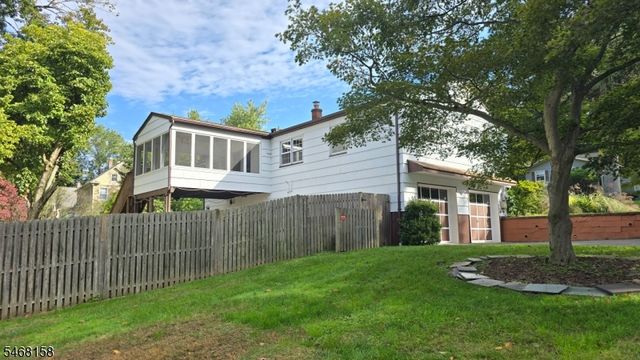 5 Cedar St, Hillsdale Boro, NJ 07642