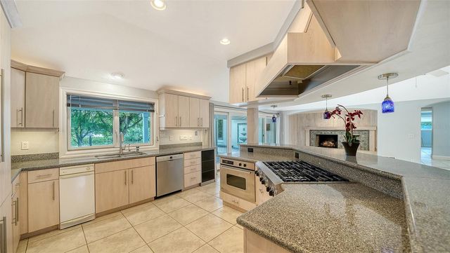 3424 TANGLEWOOD DRIVE, Sarasota, FL 34239