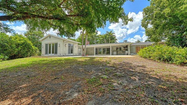 3424 TANGLEWOOD DRIVE, Sarasota, FL 34239