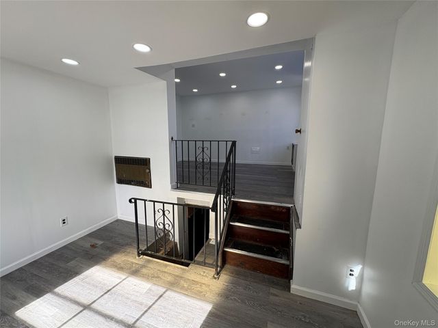 27 W Hawthorne Avenue, Valley Stream, NY 11580