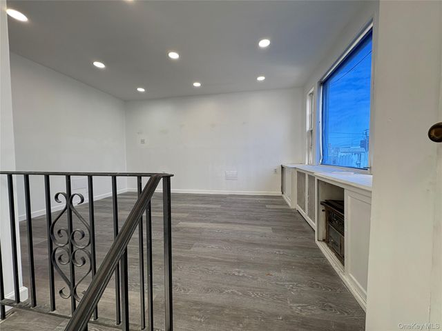 27 W Hawthorne Avenue, Valley Stream, NY 11580