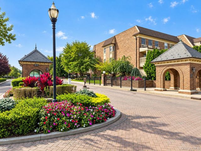 12-32 Diane Place 204L, Bayside, NY 11360