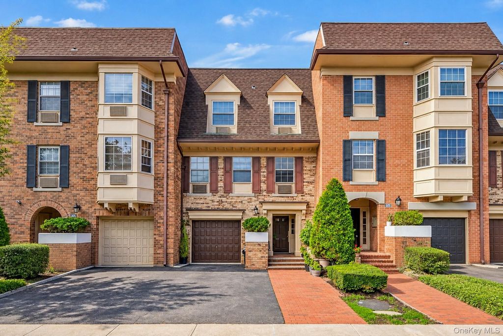 12-32 Diane Place 204L, Bayside, NY 11360