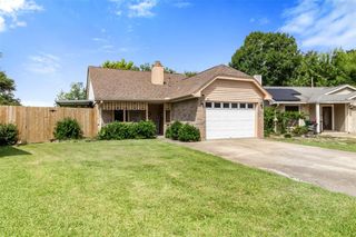 40 Crestbriar Court, Baytown, TX 77521
