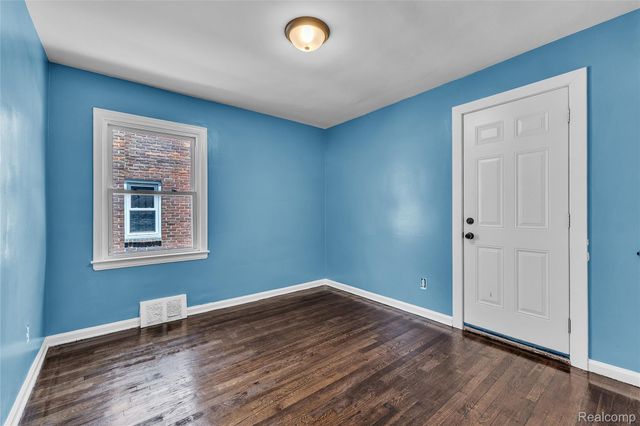 19576 Barlow Street, Detroit, MI 48205