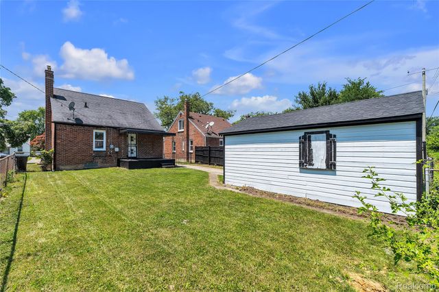 19576 Barlow Street, Detroit, MI 48205