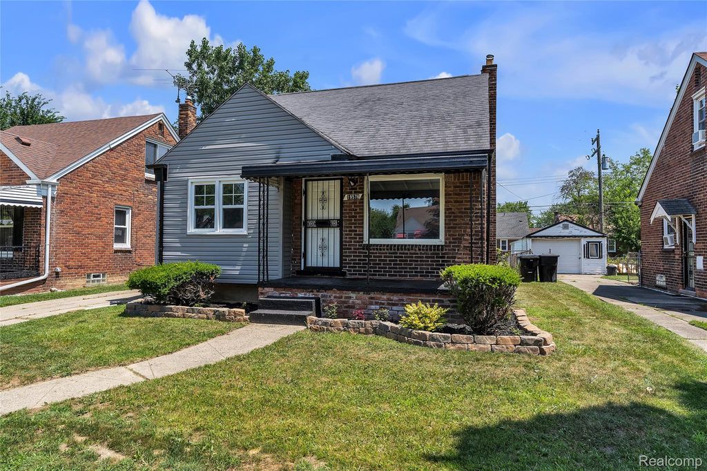 19576 Barlow Street, Detroit, MI 48205