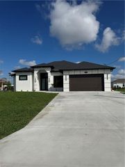 5402 6th ST W, Lehigh Acres, FL 33971