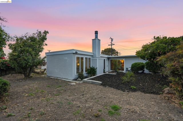 800 Payne Dr, Richmond, CA 94806