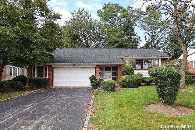 128 Dogwood Road, Roslyn, NY 11576