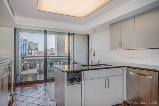 1 Gold Street APT 14ABC, Hartford, CT 06103