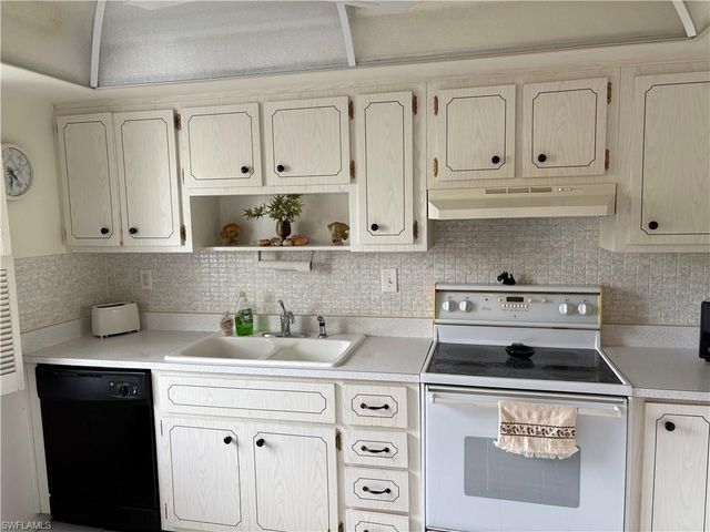 1830 Brantley RD # J1, Fort Myers, FL 33907